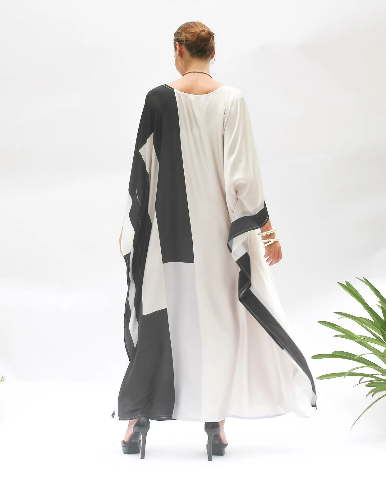 Modest Wear Women Silk Printed Long Kaftan
